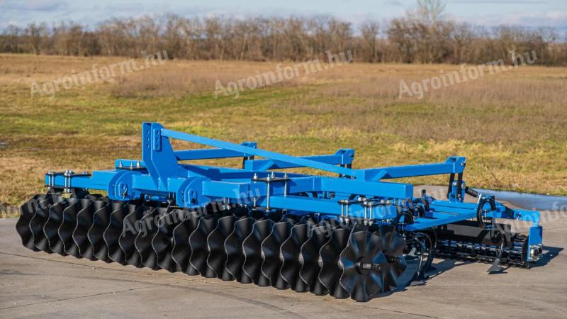 New seedbed combiners with 2 rows of discs in front, 4 rows of tines, suspended, fixed