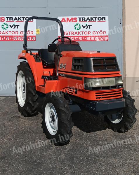 Čtyřválcový malotraktor Kubota GT3, 21 k, 4x4