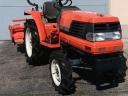 Traktor Kubota GL240 s pohonem všech kol, výkonem 24 hp, posilovačem řízení a továrním kypřičem