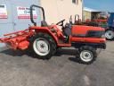 Traktor Kubota GL240 s pohonem všech kol, výkonem 24 hp, posilovačem řízení a továrním kypřičem