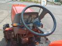 Traktor Kubota GL240 s pohonem všech kol, výkonem 24 hp, posilovačem řízení a továrním kypřičem